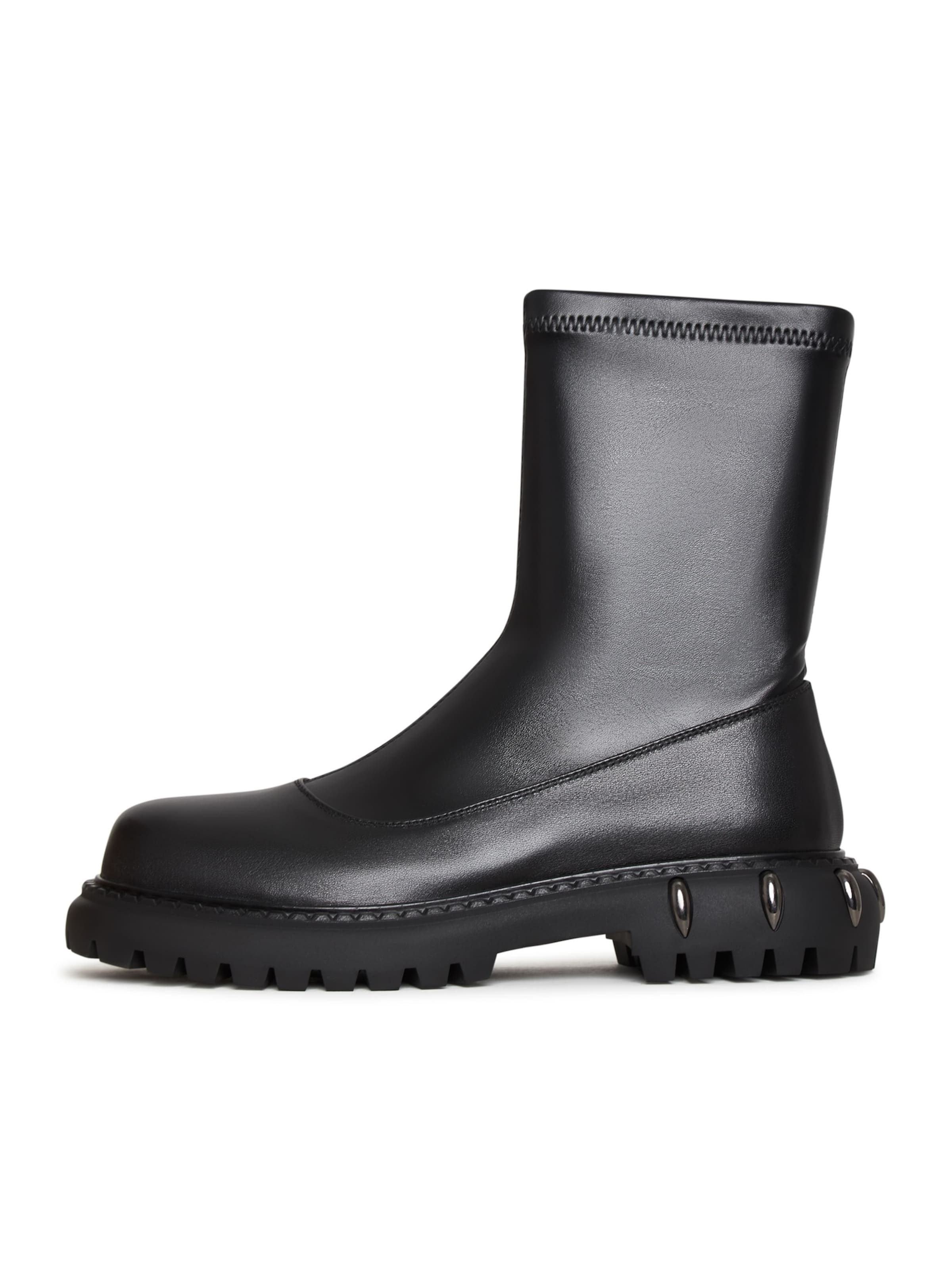 CESARE GASPARI Ankle boots in Black: front