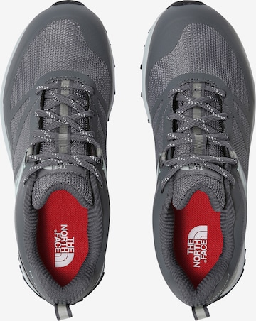 Scarpa bassa di THE NORTH FACE in grigio