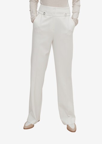COMMA Regular Pants in White: front