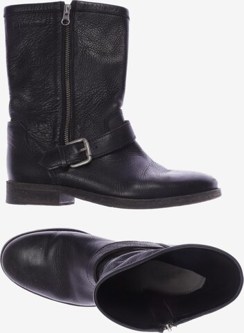 BOSS Dress Boots in 40 in Black: front