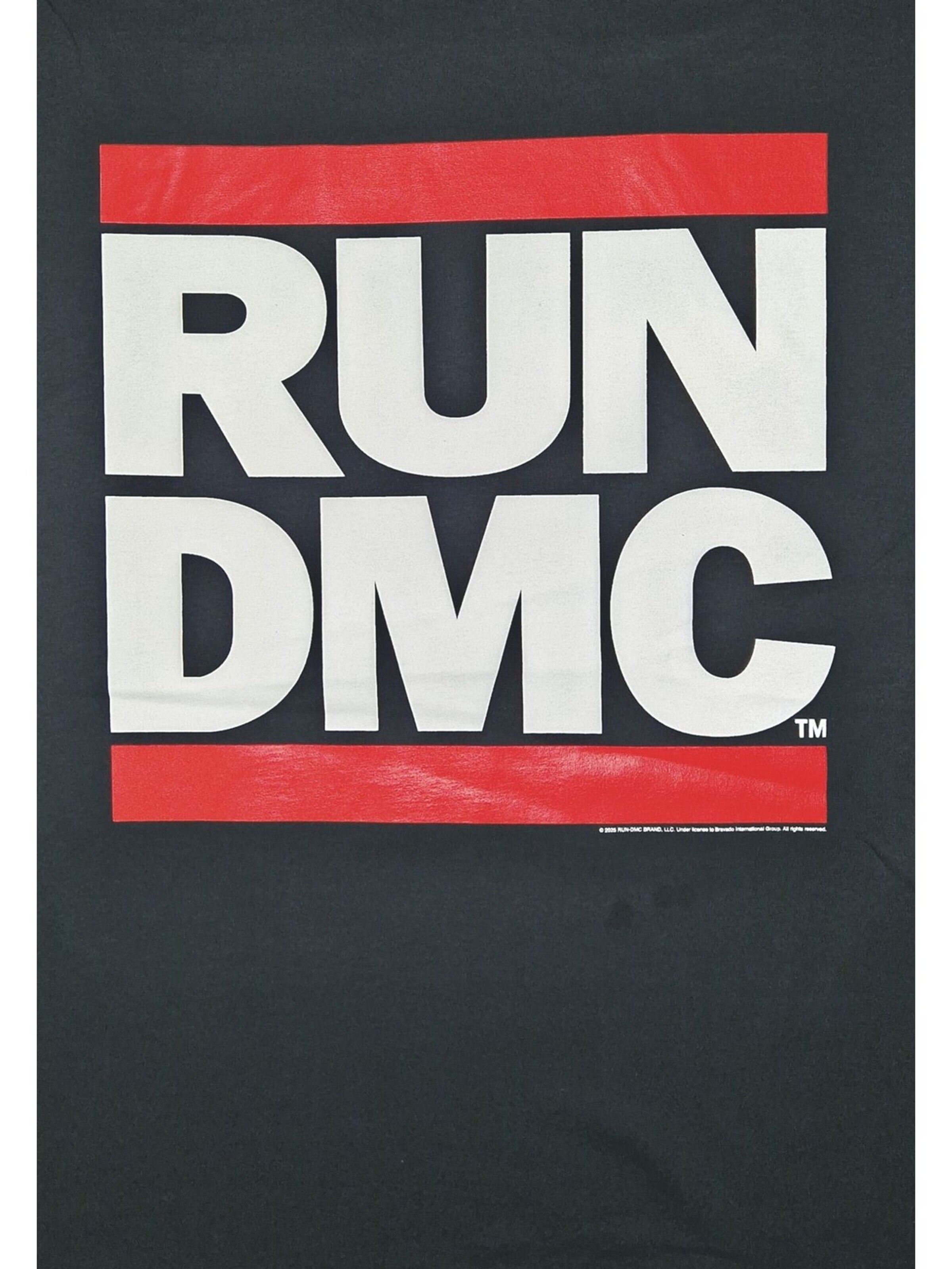 Maglietta 'RUN DMC Logo T-Shirt' di RUN DMC in nero