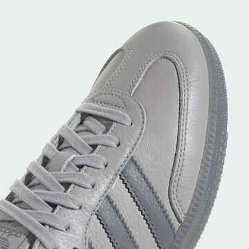 ADIDAS ORIGINALS Низкие кроссовки 'Samba' в Серый