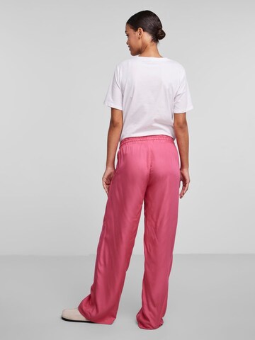 Pieces Maternity Zvonové kalhoty Kalhoty 'HYA' – pink