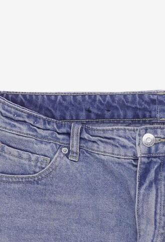 ARMANI EXCHANGE Shorts in XL in Blue