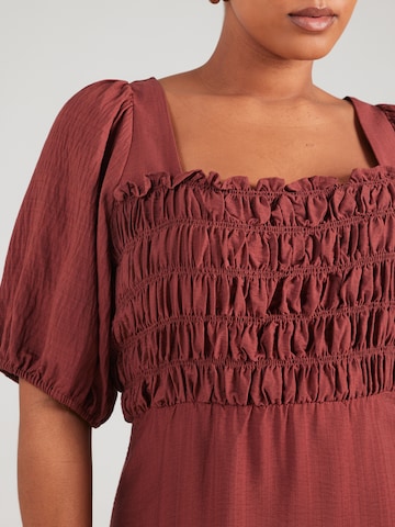 Vero Moda Curve Рокля 'VMCNori' в червено