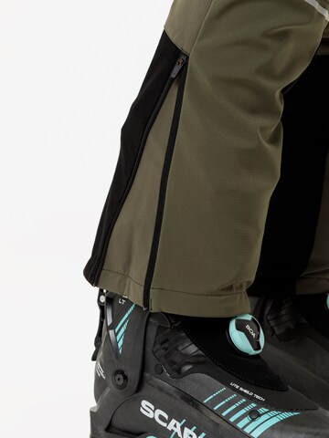 VAUDE Regular Outdoor trousers ' Larice IV ' in Green