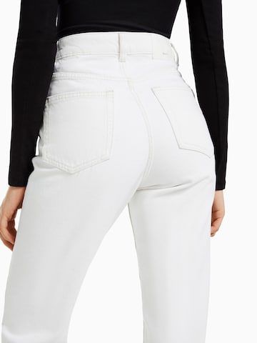 Bershka Regular Jeans i vit