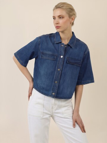 APART Blouse in Blue: front