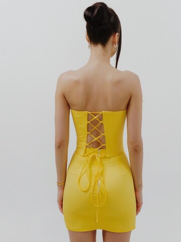 UVIA Топ 'UVIA, Top-corset cu snururi de ajustare, Rosu, M' в жълто
