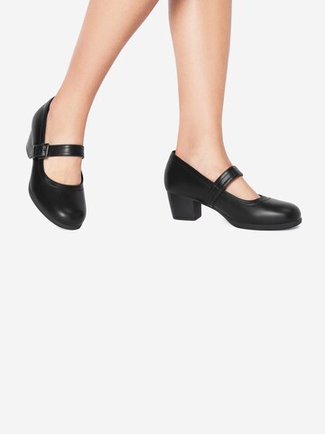 Dream Pairs Pumps in Black