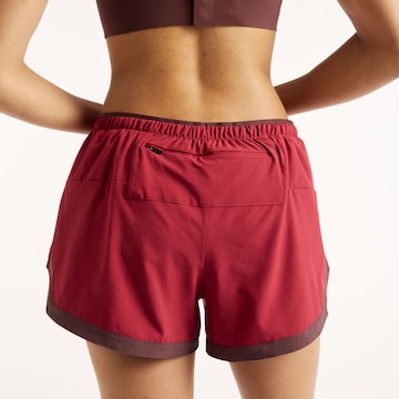 new balance - regular Pantalón deportivo 'RC Essential Short 3"' en rojo