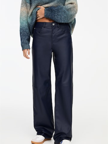 Pull&Bear Loose fit Pants in Blue: front