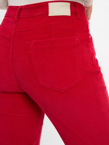 Coupe slim Pantalon BRAX en rouge