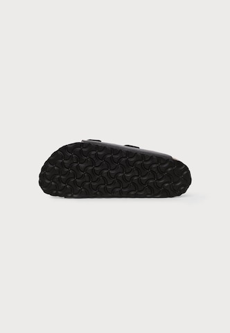 BIRKENSTOCK Šľapky 'Arizona Triples' - Čierna