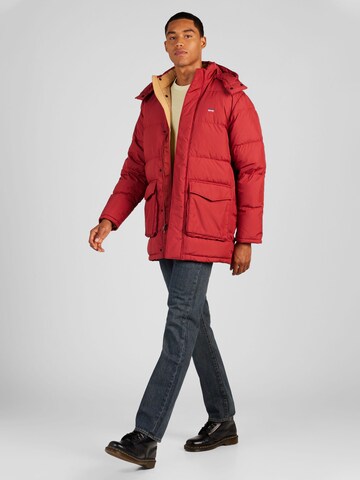 LEVI'S ® - Casaco de inverno 'Fillmore Mid Parka 2.0' em vermelho