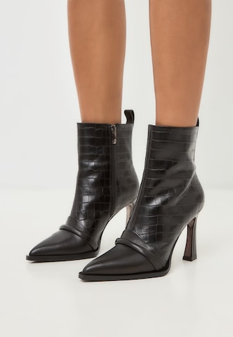 CESARE GASPARI Bootie in Black