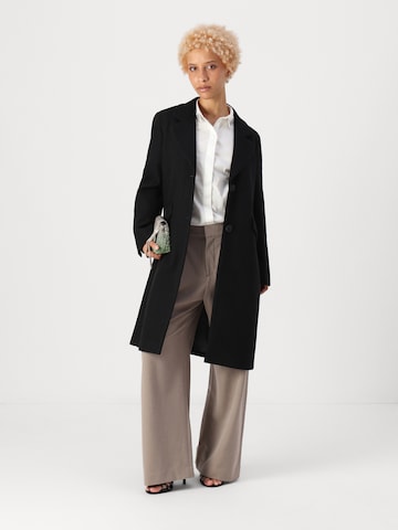 Vero Moda PetitePrijelazni kaput 'VMFORTUNESARA' - crna boja