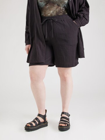 Loosefit Pantaloni 'THYRA' di ONLY Carmakoma in grigio: frontale