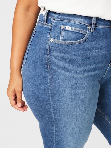 Calvin Klein Jeans Curve - Skinny Calças de ganga em azul