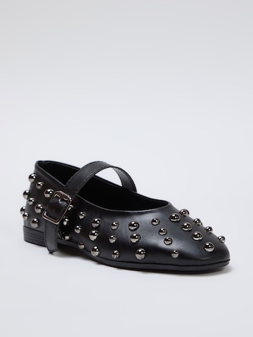 Trendyol Strap ballerina in Black