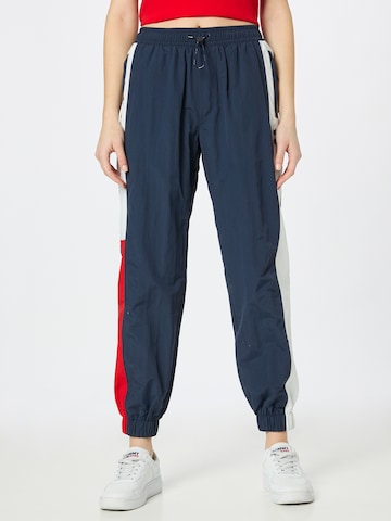 Tommy Jeans Tapered Broek in Blauw: voorkant