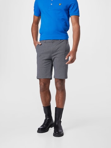 Clean Cut Copenhagen Slimfit Shorts 'Milano' in Grau: predná strana