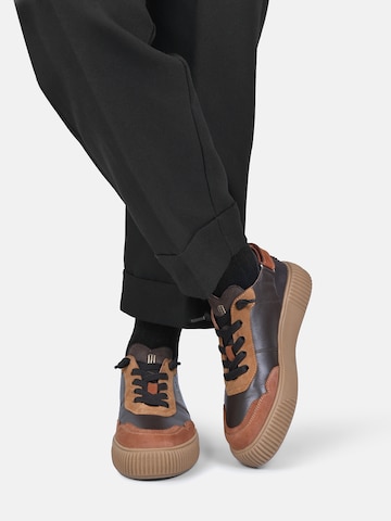 Crickit Sneakers laag ' PARIA ' in Bruin: voorkant