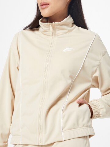 Tuta da jogging 'Essential' di Nike Sportswear in beige