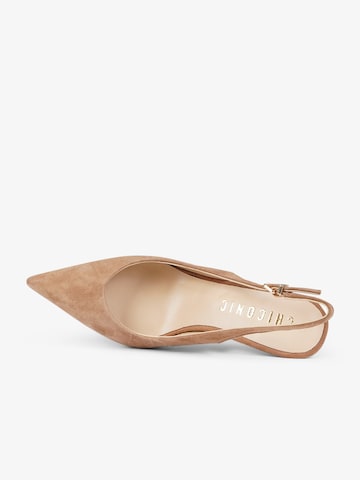 CHICONIC Sandals in Beige
