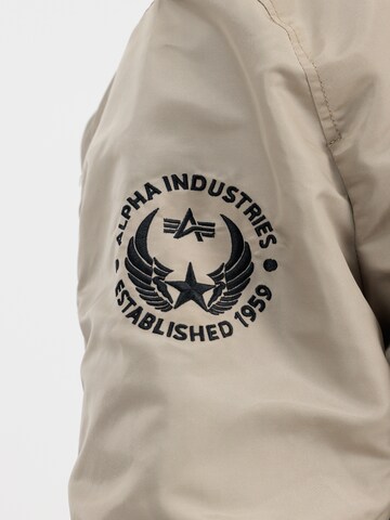 ALPHA INDUSTRIES Välikausitakki 'Falcon II' värissä beige