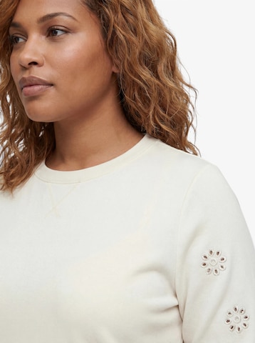 ONLY Carmakoma - Sudadera 'CARBROOKE' en beige