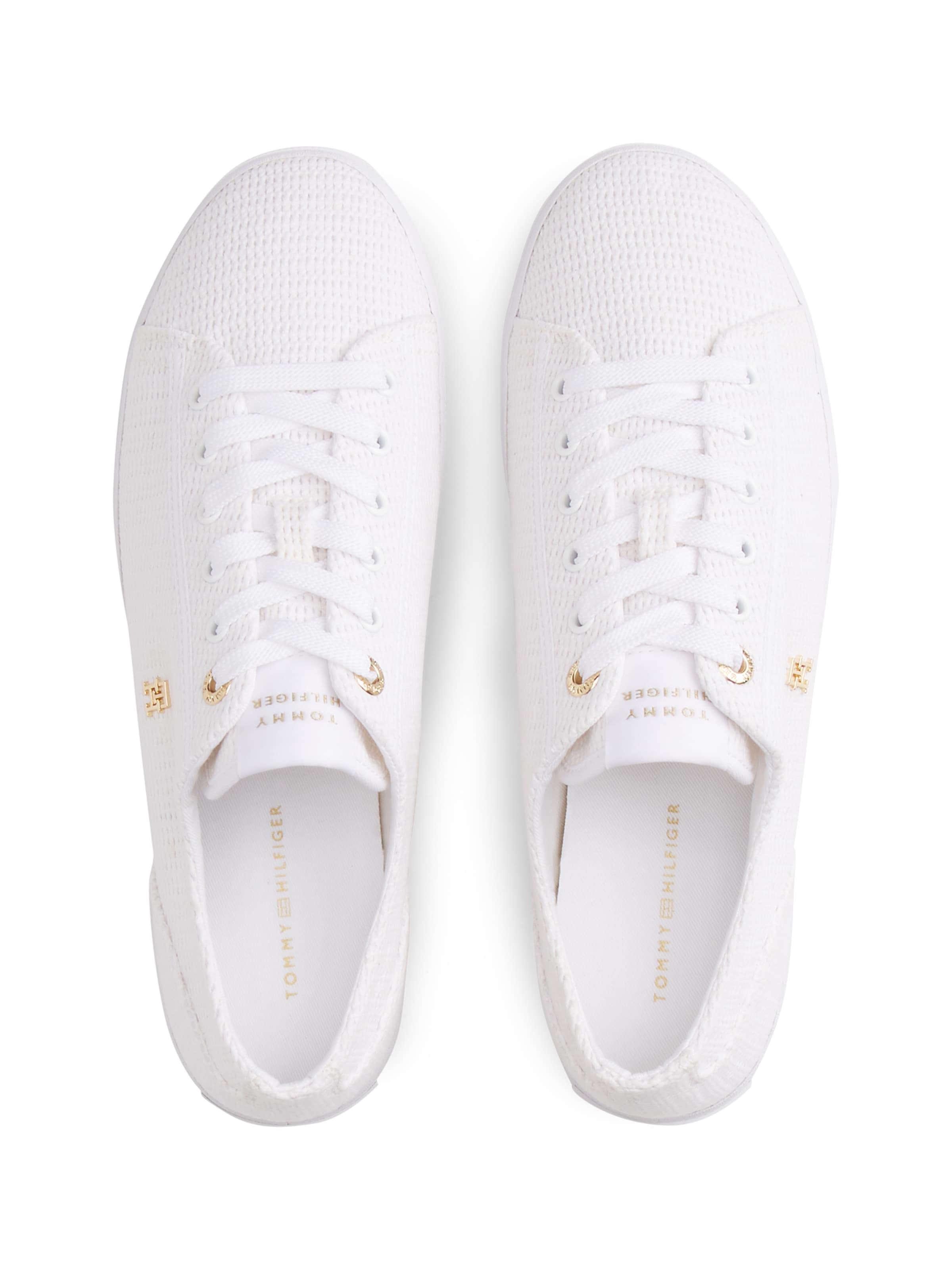TOMMY HILFIGER Nízke tenisky 'CHIC' - Biela