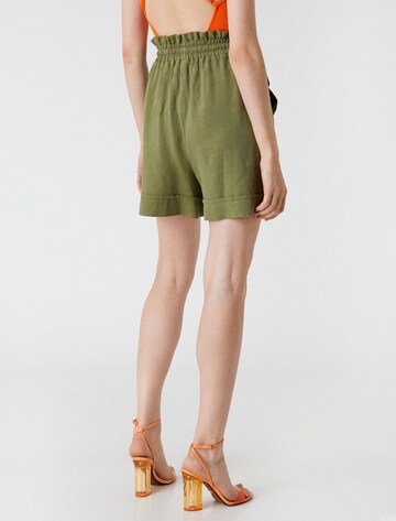 Koton Loosefit Shorts in Grün