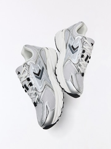 Bershka Trampki niskie w kolorze szary