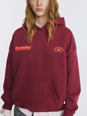 Pull&Bear Mikina 'PACIFIC OVERTHINKING' – červená