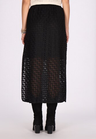 IZIA Skirt in Black: front