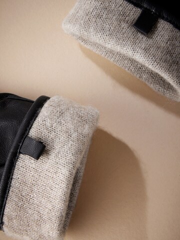 Next Handschuh in Schwarz