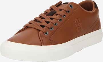 TOMMY HILFIGER Sneakers low i brun: forside