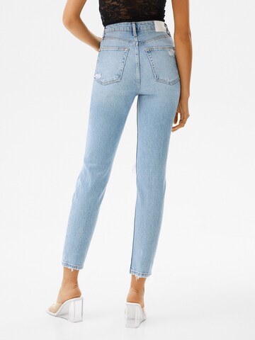 Bershka Дънки Tapered Leg Дънки в синьо