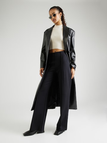Abercrombie & Fitch Wide leg Pleated Pants in Black
