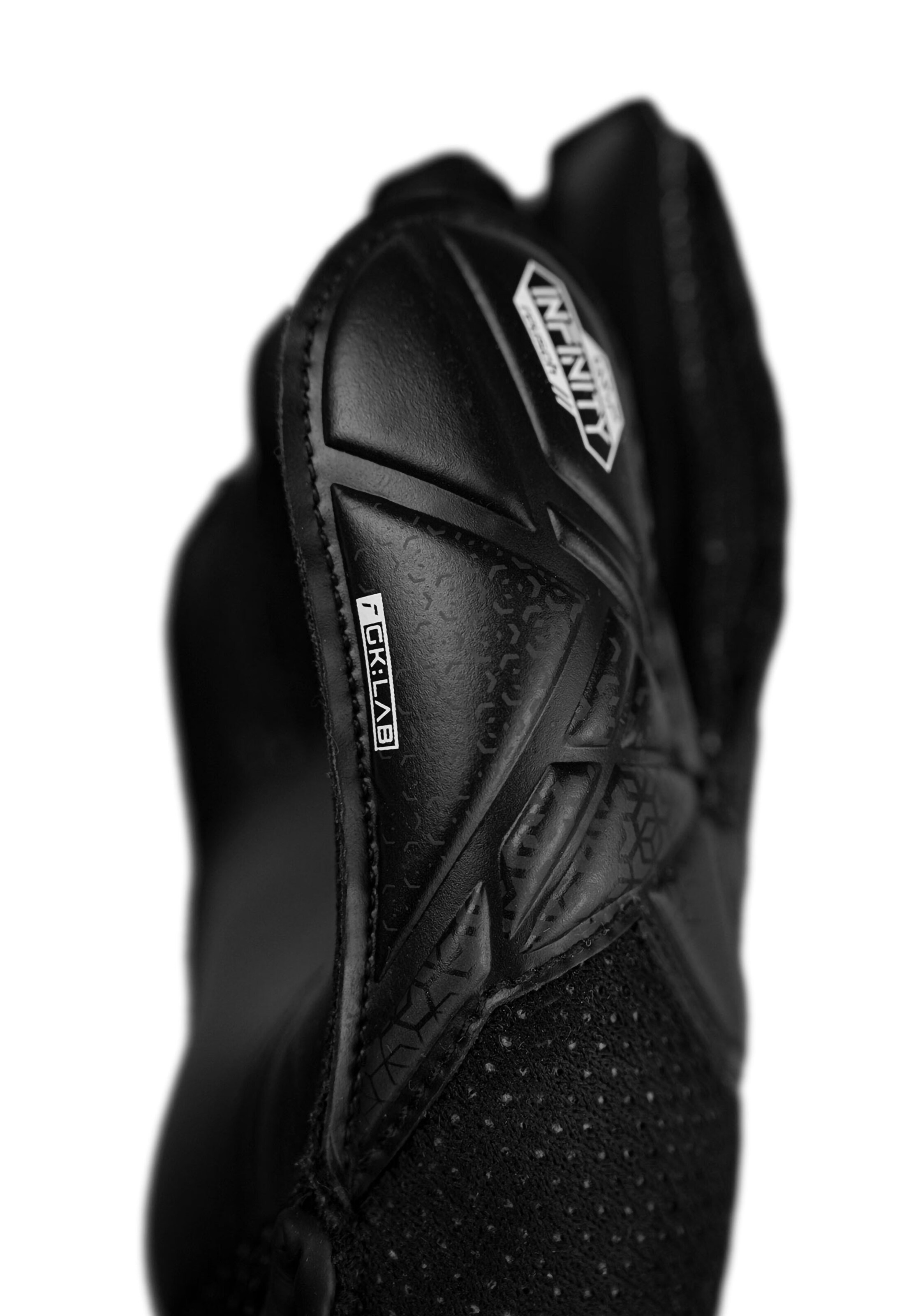 REUSCH Sporthandschoenen 'Attrakt Infinity Junior' in Zwart