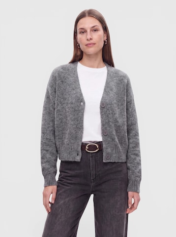everly® Вязаная кофта в Серый: спереди