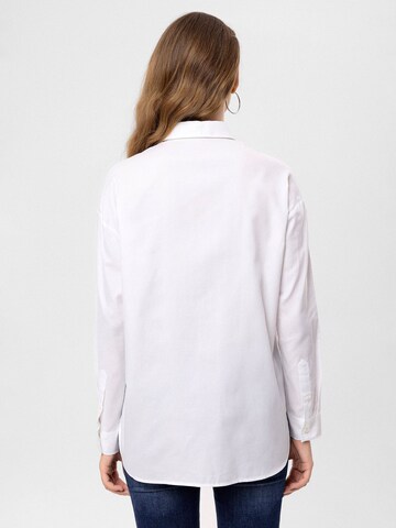 By Diess Collection Halenka – bílá