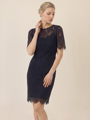 APART Kleid in Blau: Vorderseite