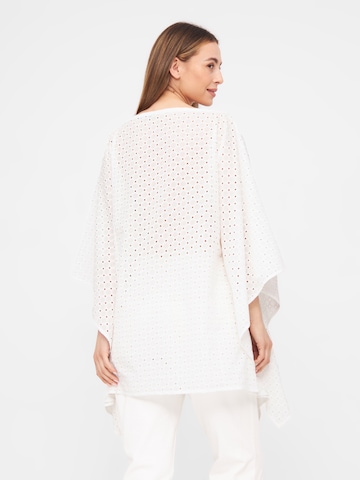TOOche Cape 'Dream' in White