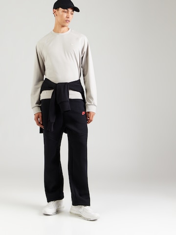 NIKESportska sweater majica 'Primary' - siva boja