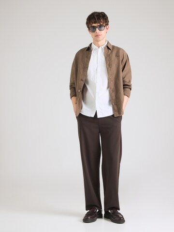 Coupe regular Chemise 'GILROY' MUSTANG en blanc