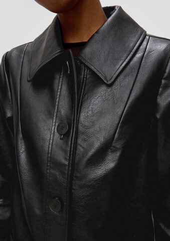 QS Between-Seasons Coat in Black