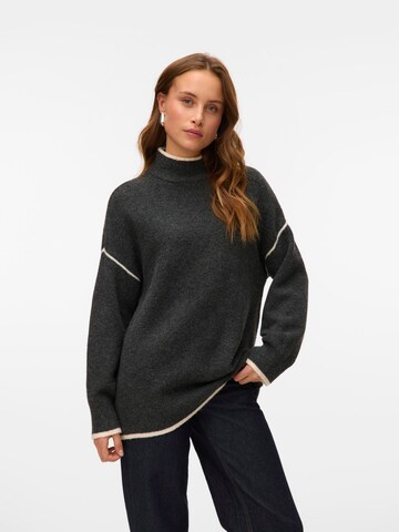 VERO MODA - Jersey 'Fan' en gris: frente