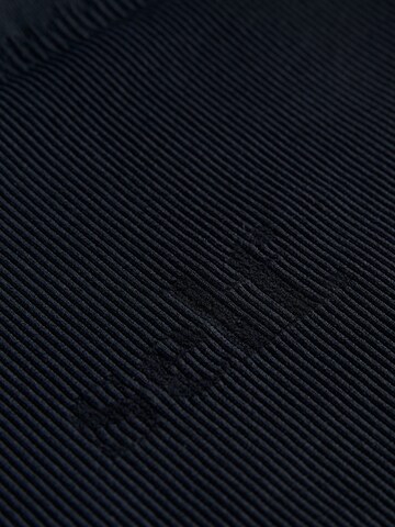 self. Top in Black